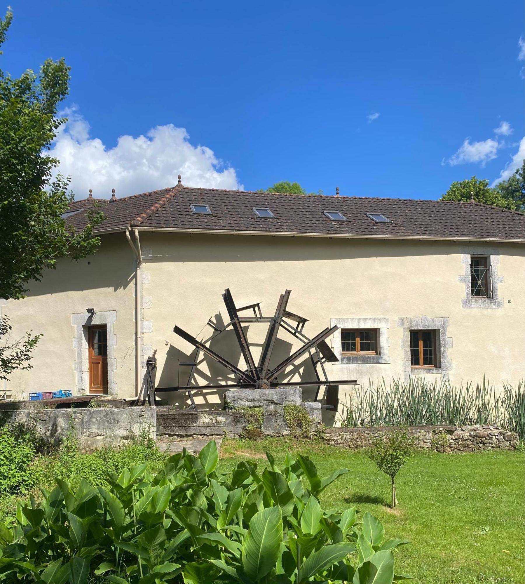 Bed and Breakfast Moulin Du Fontcourt Chasseneuil-sur-Bonnieure Exterior foto