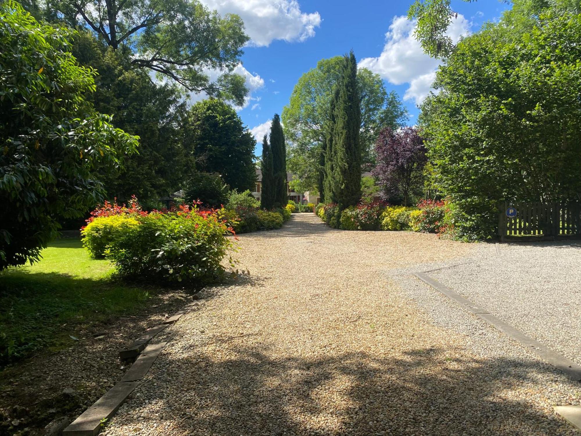 Bed and Breakfast Moulin Du Fontcourt Chasseneuil-sur-Bonnieure Exterior foto